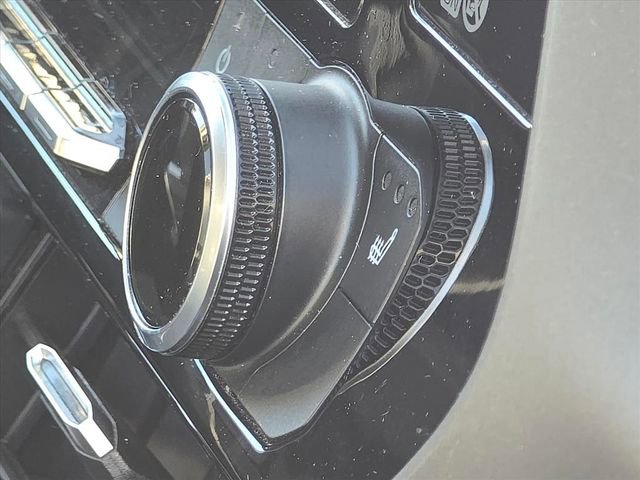 Used 2020 Toyota Highlander XLE image 29