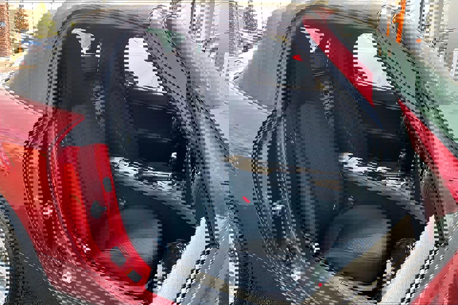 Used 2006 MAZDA MX-5 Miata Sport image 7