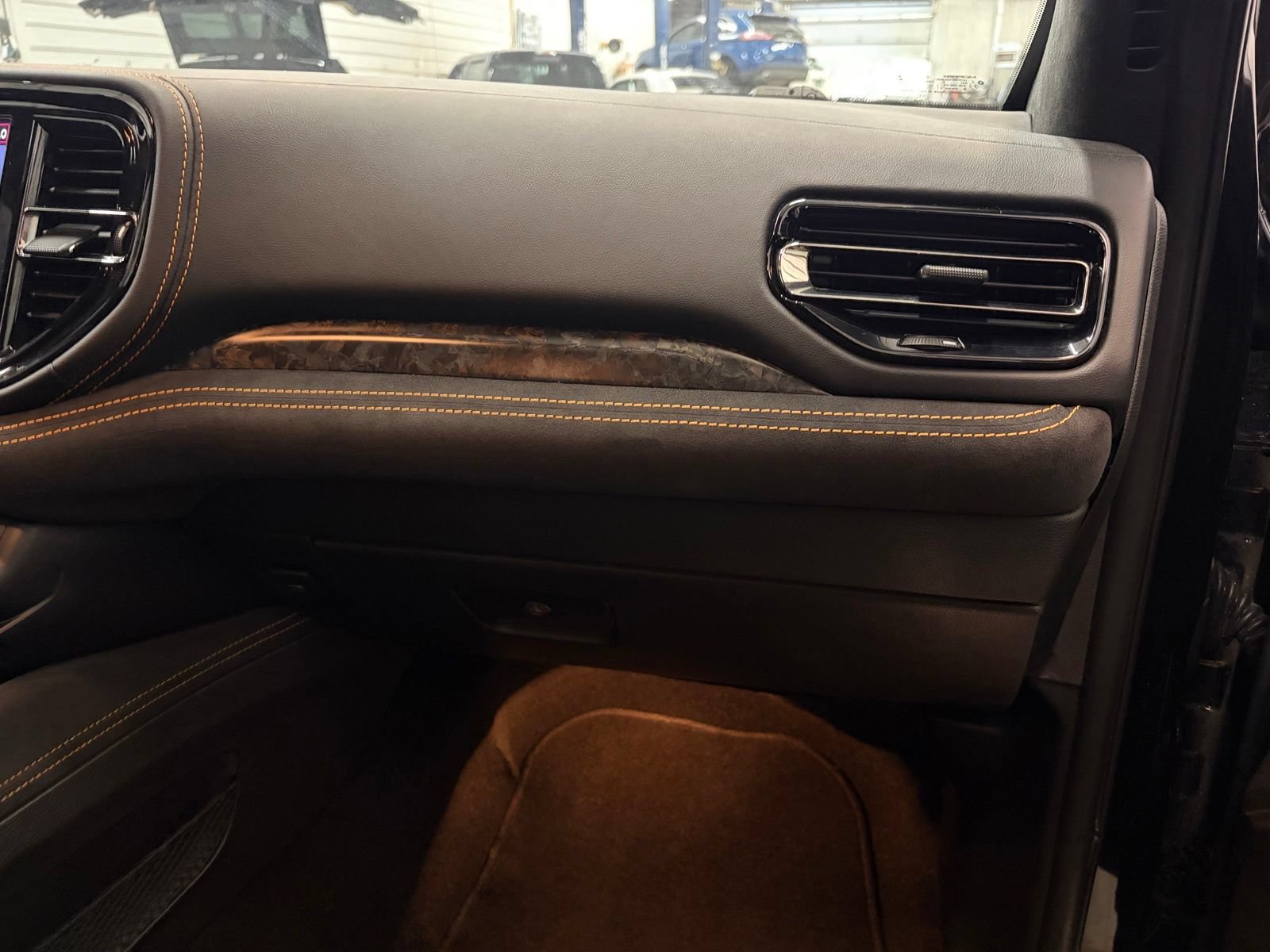 Used 2022 Dodge Durango R/T w/ Hemi Orange Plus Package AWD/4WD image 30