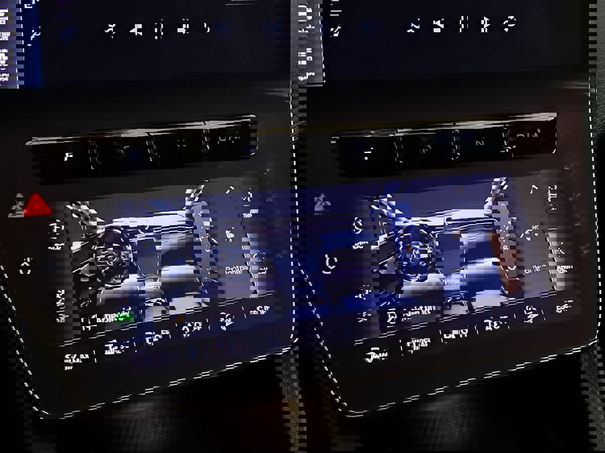 Used 2023 Maserati Grecale GT image 39