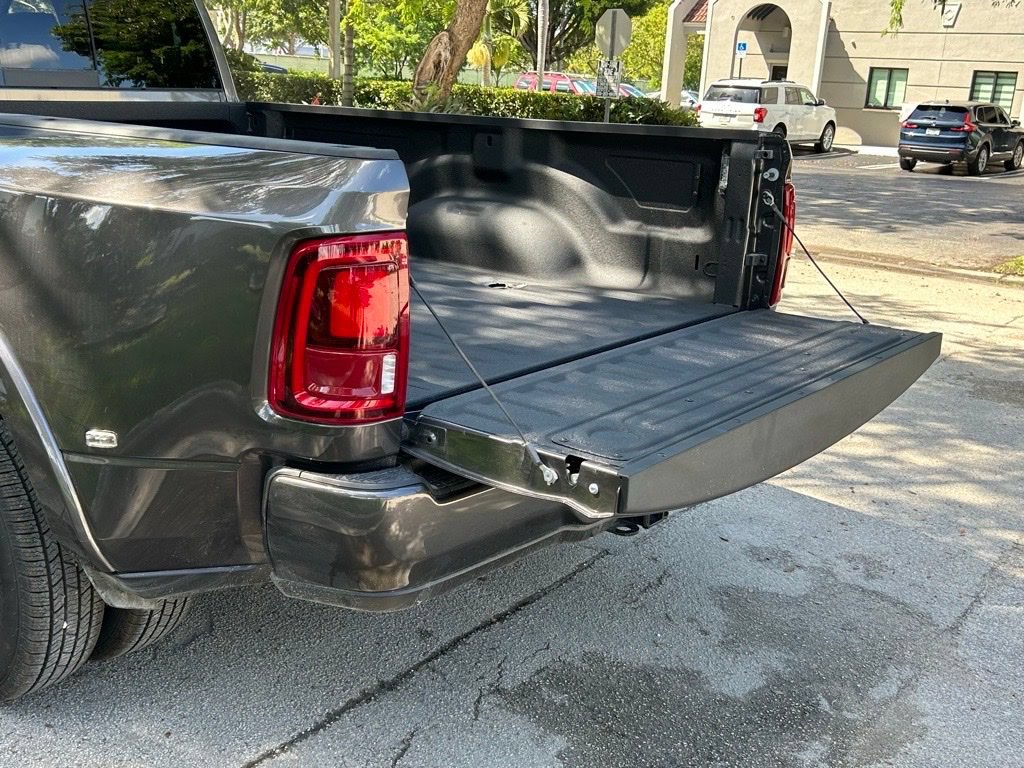 New 2026 RAM 3500 Limited AWD/4WD image 33