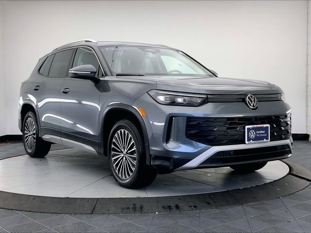 Certified 2025 Volkswagen Tiguan S w/ 18" Wheel Package AWD/4WD video 1