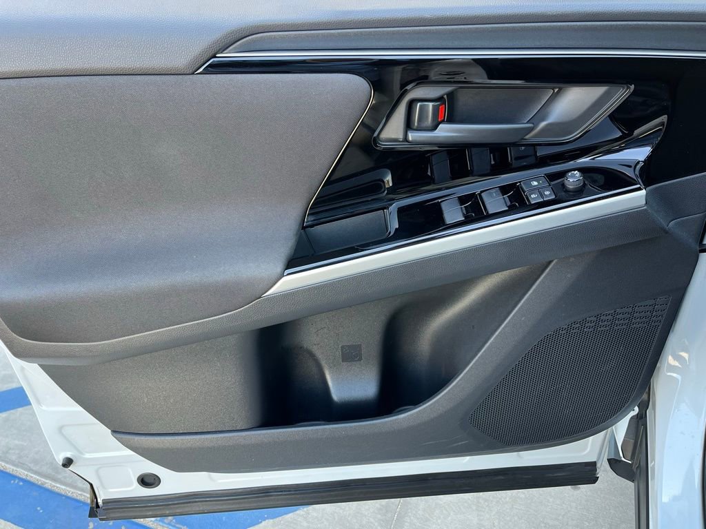 Certified 2024 Subaru Solterra AWD/4WD image 19