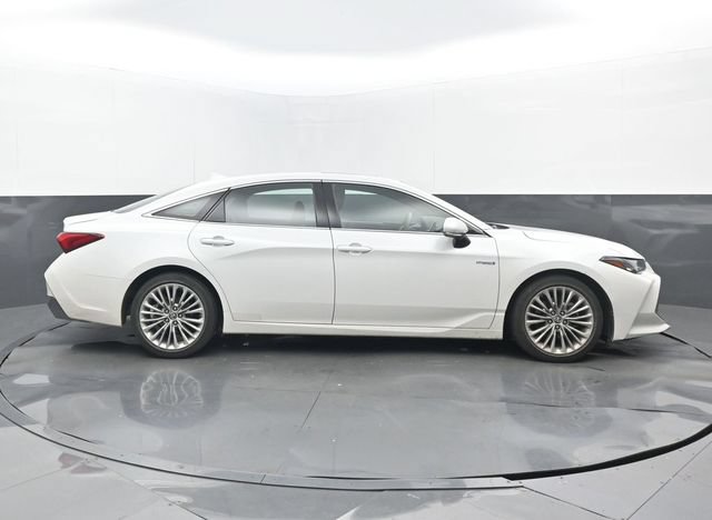 Used 2019 Toyota Avalon Limited w/ Advanced Safety Package FWD image 2