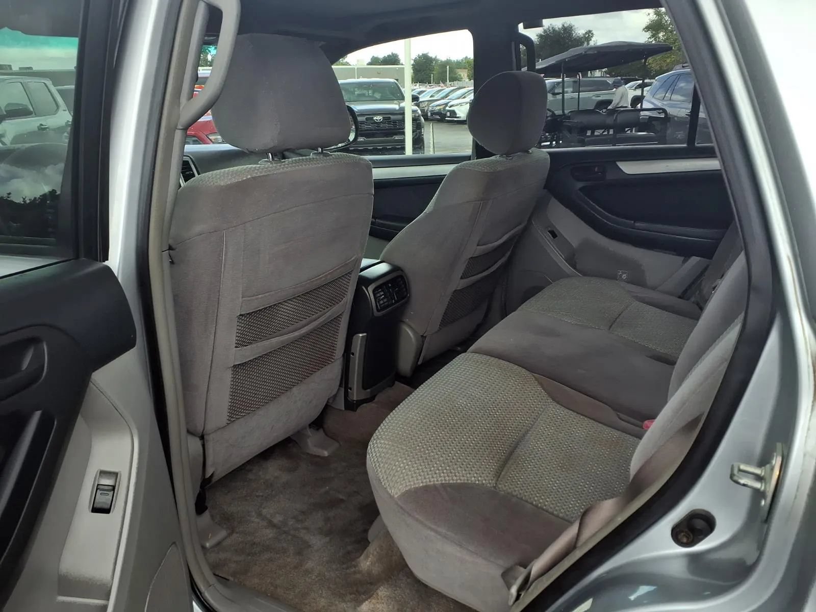 Used 2003 Toyota 4Runner SR5 w/ 4Runner Convenience Pkg RWD image 18