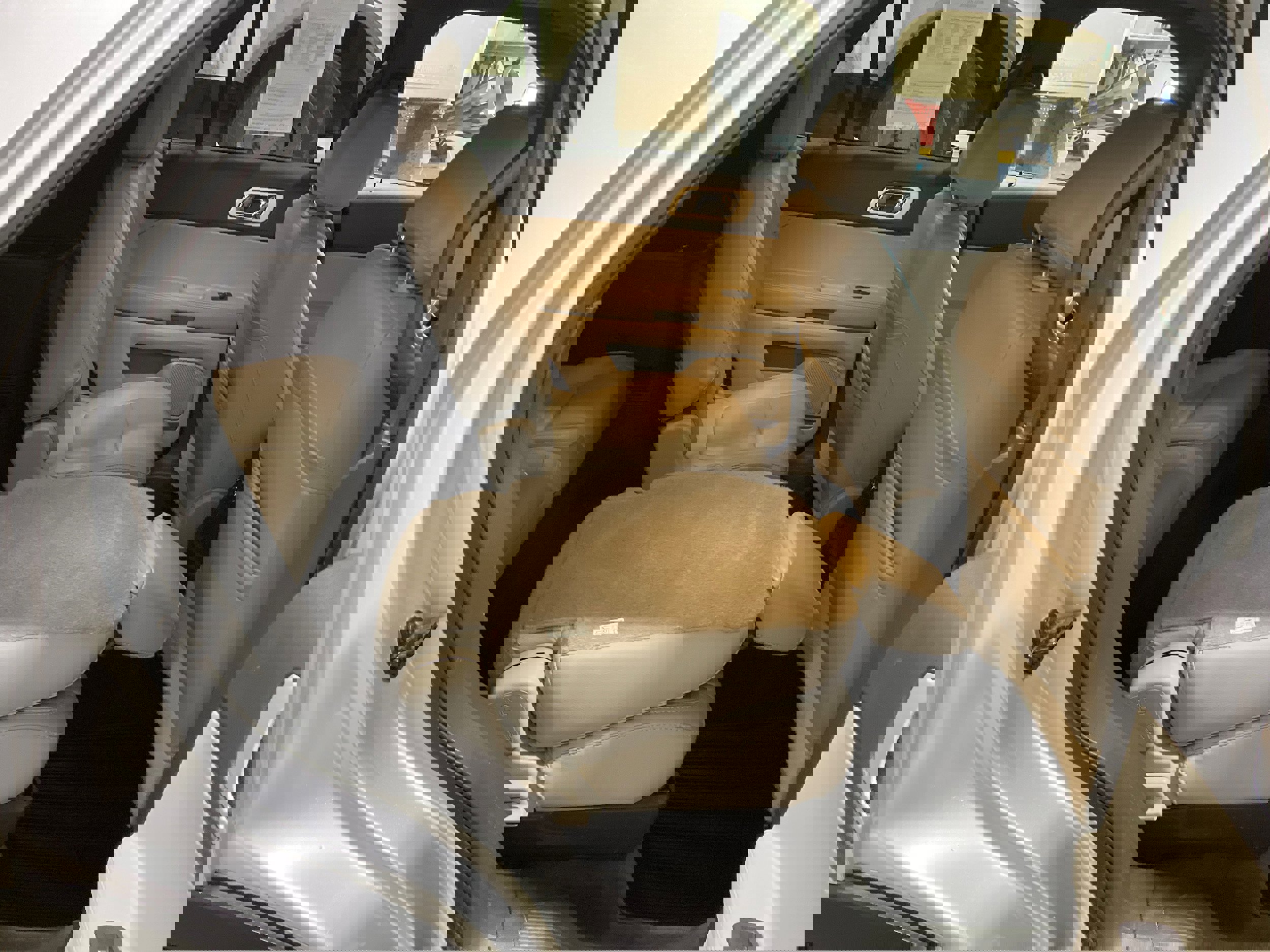 Used 2015 Ford Explorer XLT w/ Equipment Group 202B image 9