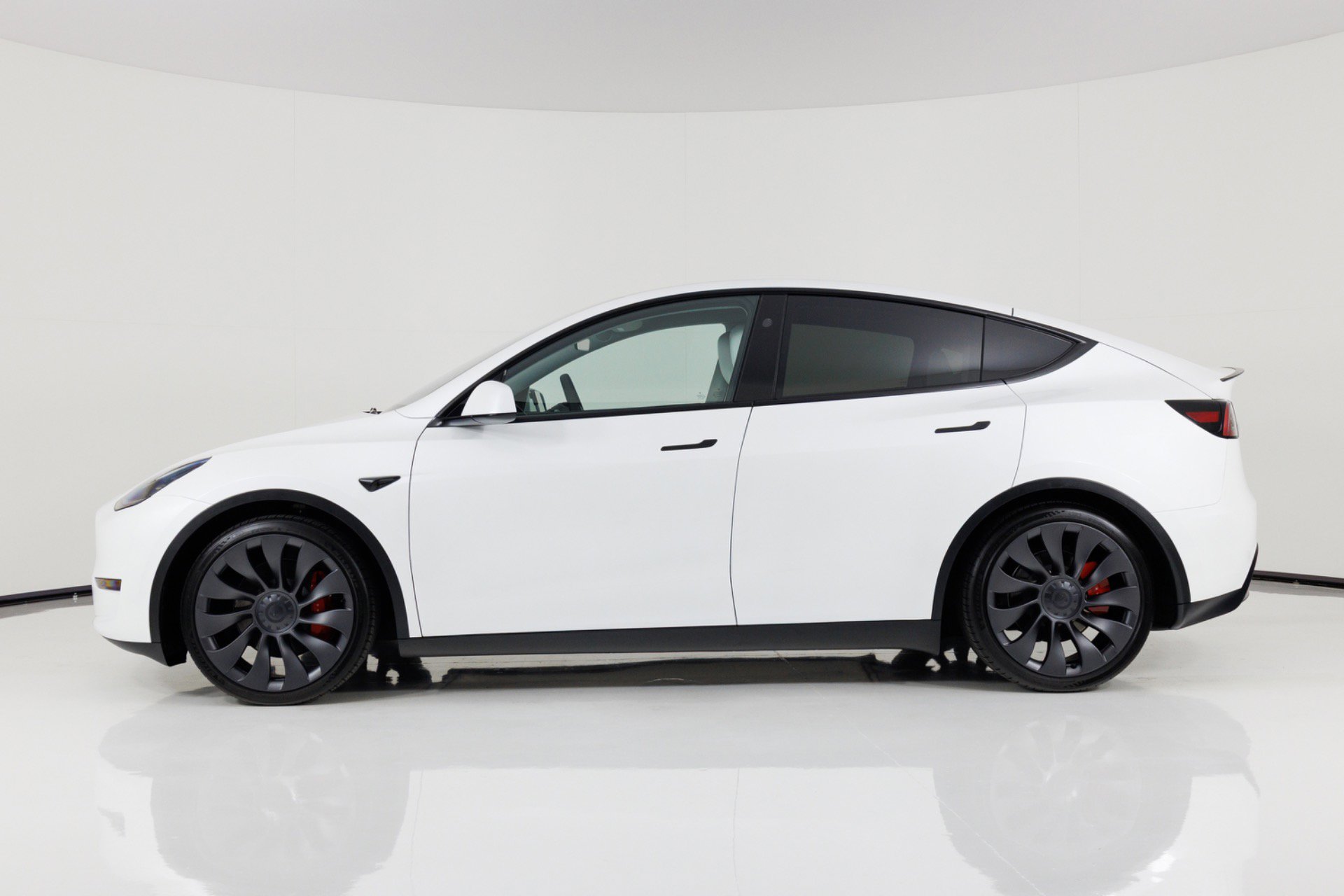 Used 2023 Tesla Model Y Performance AWD/4WD image 6
