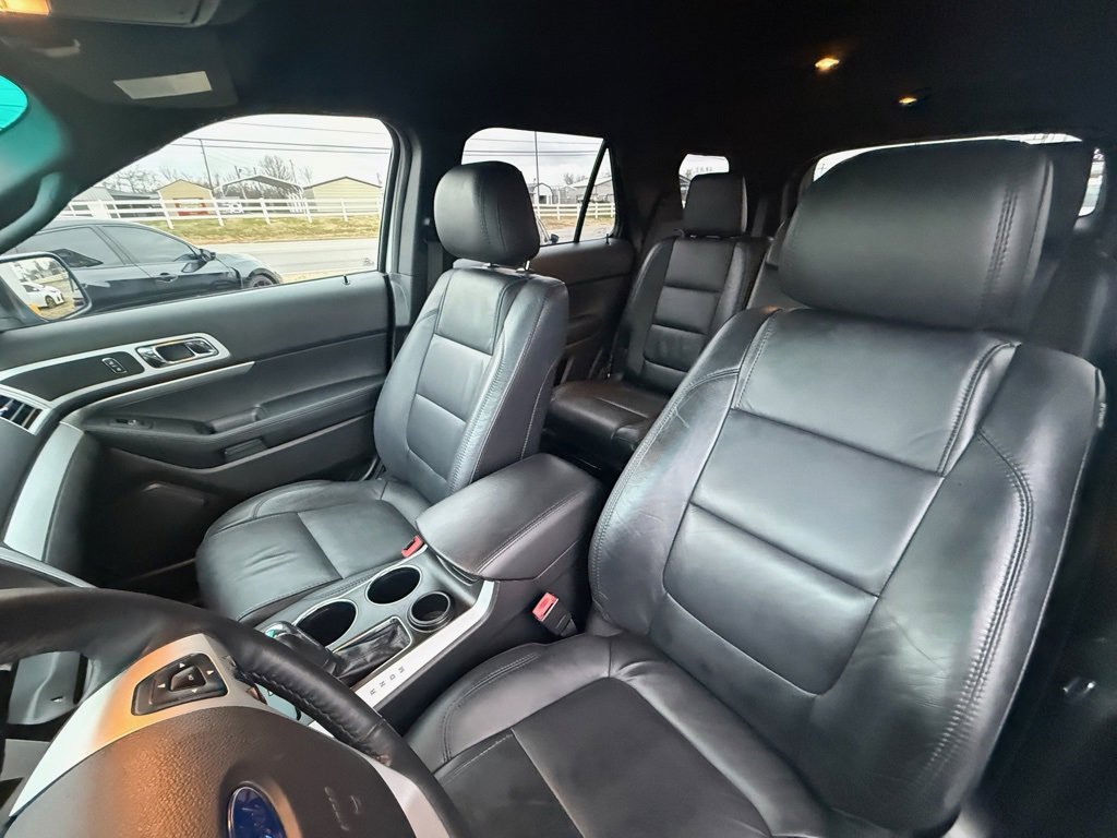 Used 2014 Ford Explorer XLT w/ Equipment Group 202A image 12