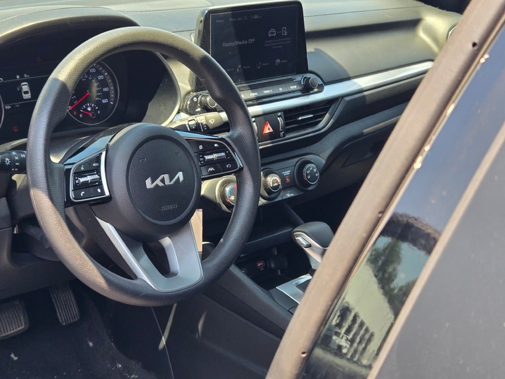 Used 2024 Kia Forte LXS FWD image 19