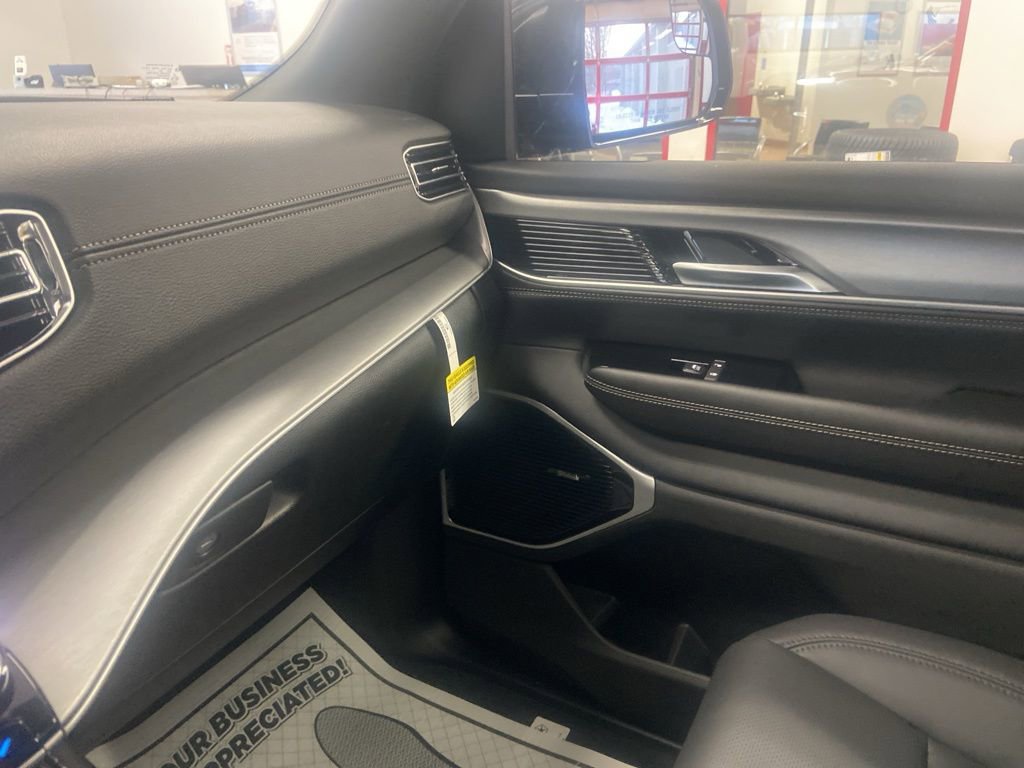 New 2026 Jeep Grand Wagoneer L Limited w/ Premium Group II image 51