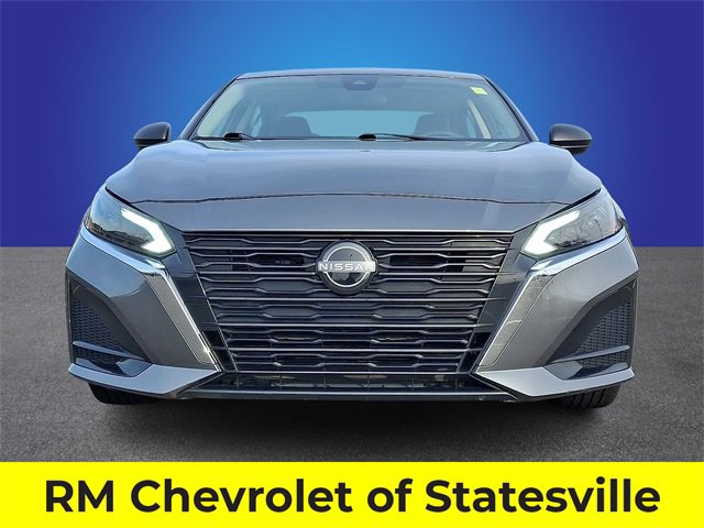 Used 2024 Nissan Altima 2.5 SV image 2