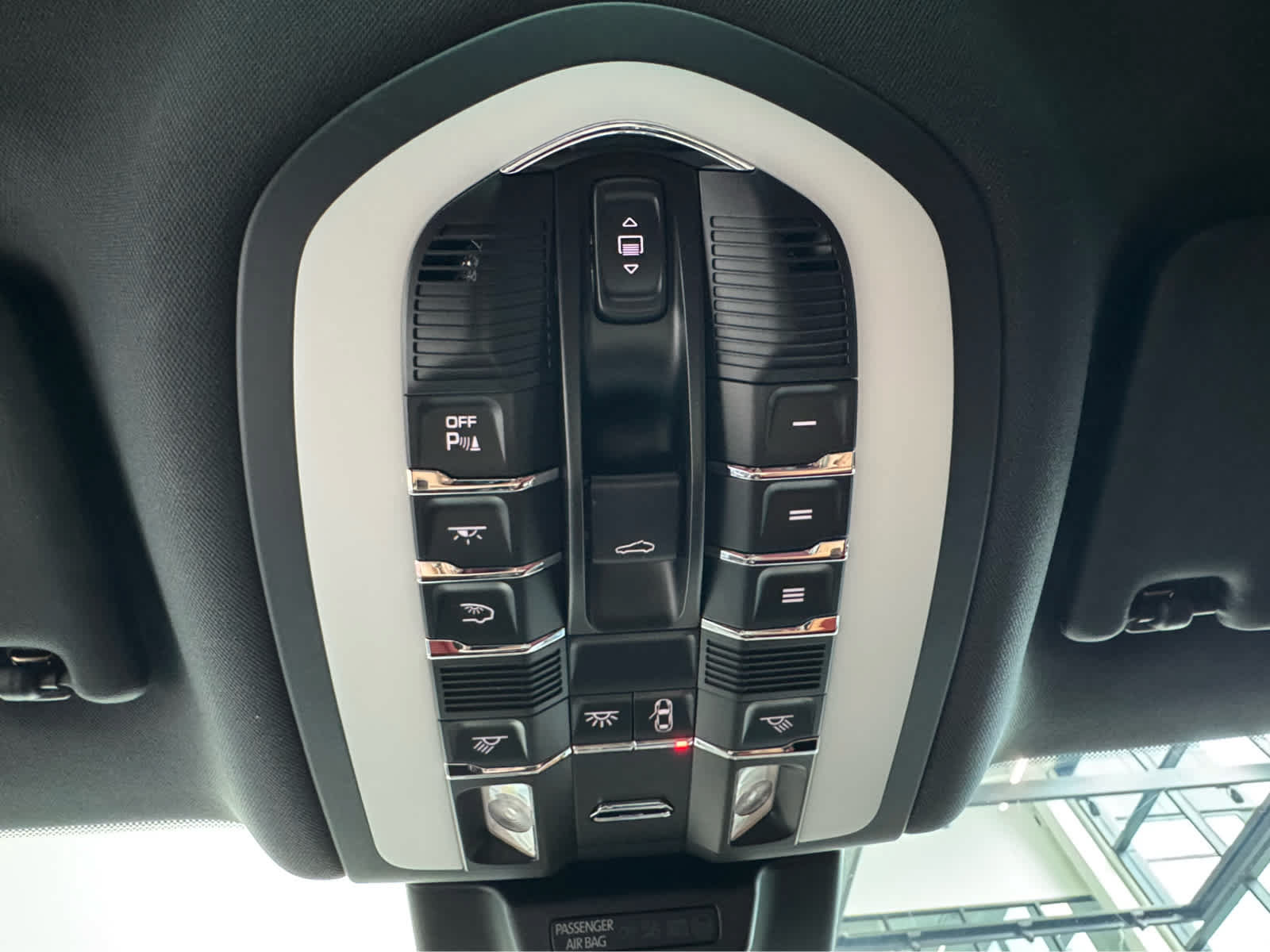 Used 2026 Porsche Macan S AWD/4WD image 45