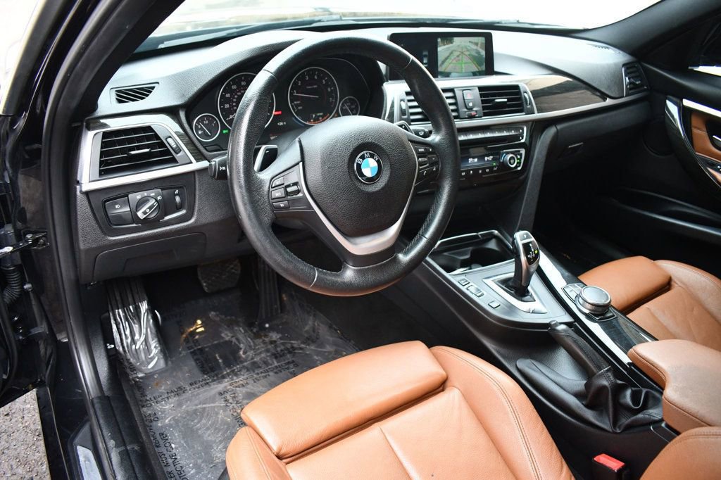 Used 2017 BMW 330i xDrive 330i xDrive image 22