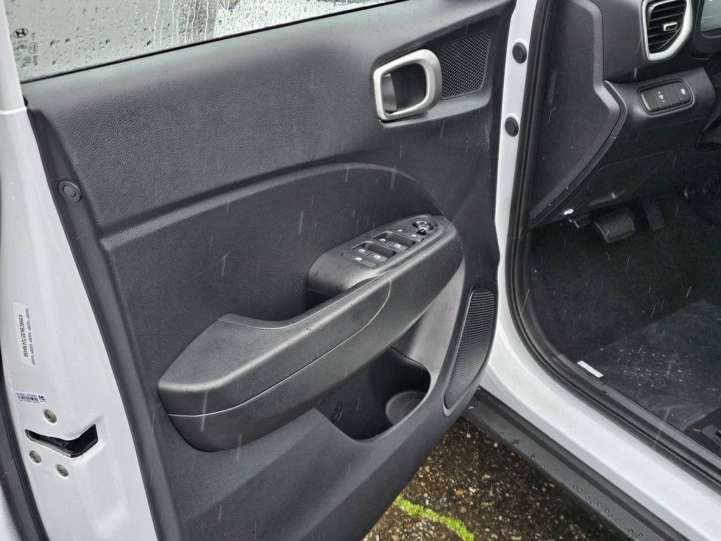 New 2026 Hyundai Venue SEL FWD image 17