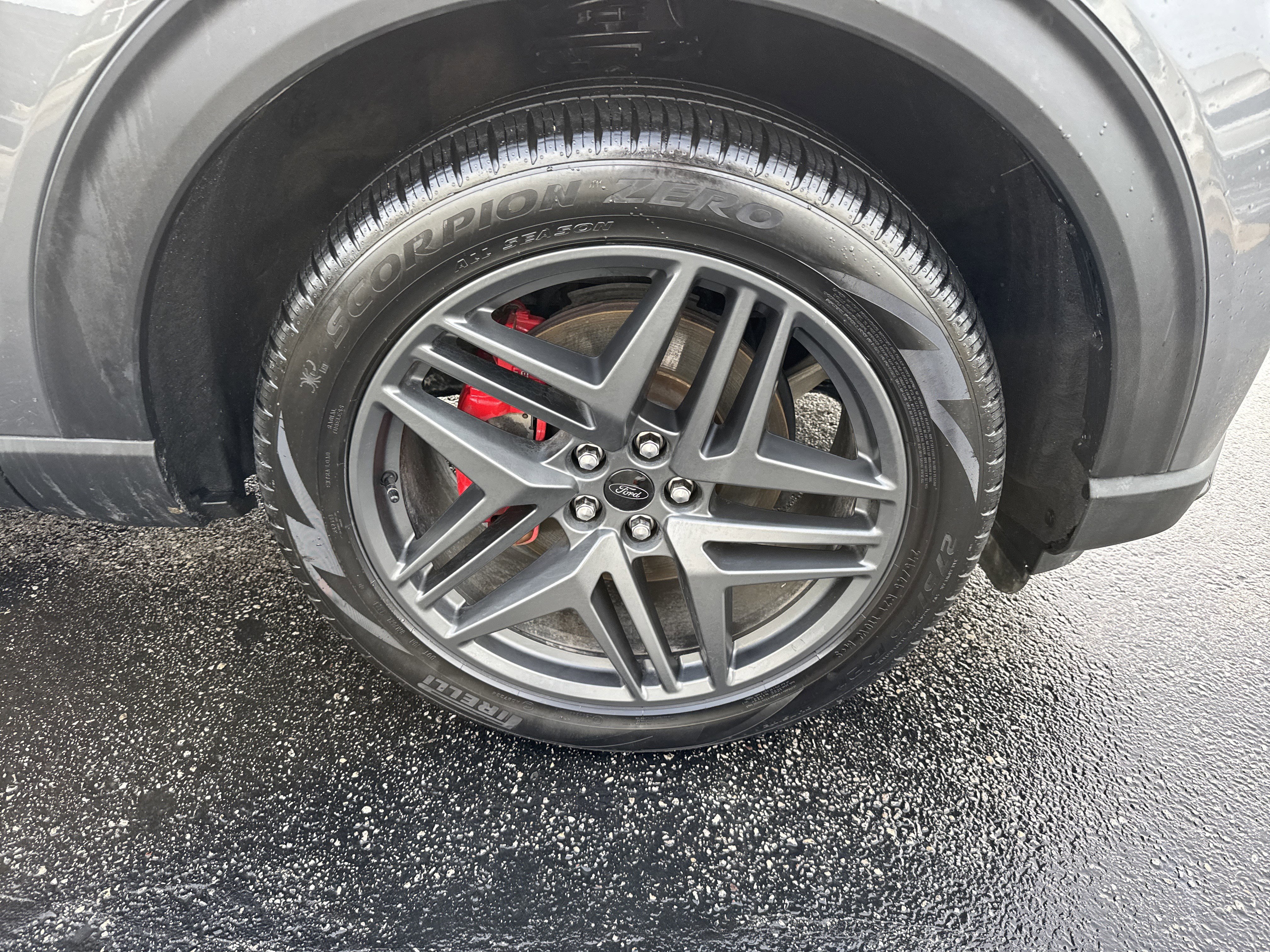 Used 2025 Ford Explorer ST-Line w/ ST-Line Street Pack image 6