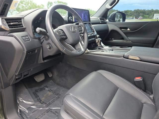 Used 2024 Lexus LX 600 4WD w/ Premium Package image 25