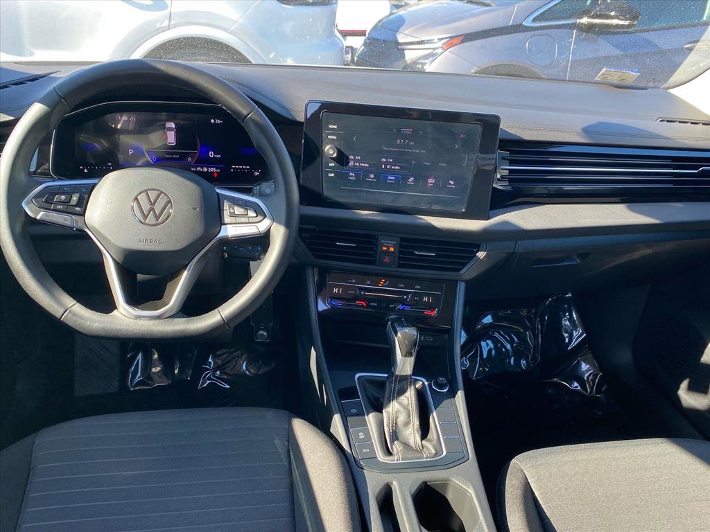 Certified 2025 Volkswagen Jetta S image 9