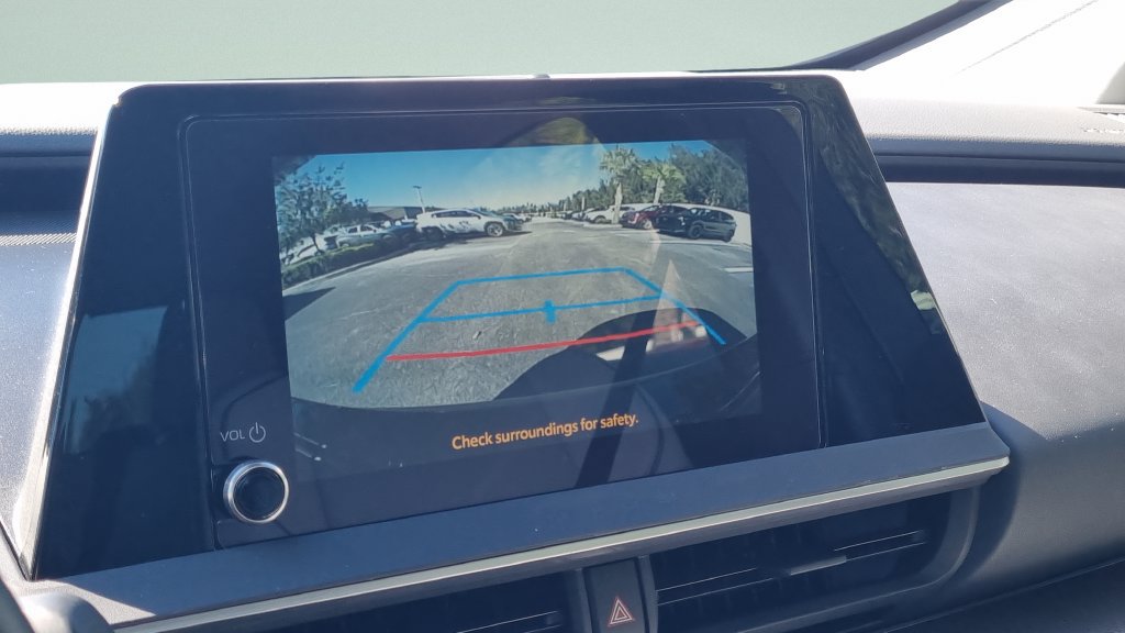 Used 2024 Toyota Prius XLE FWD image 21