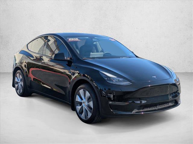 Used 2024 Tesla Model Y Long Range AWD/4WD image 3