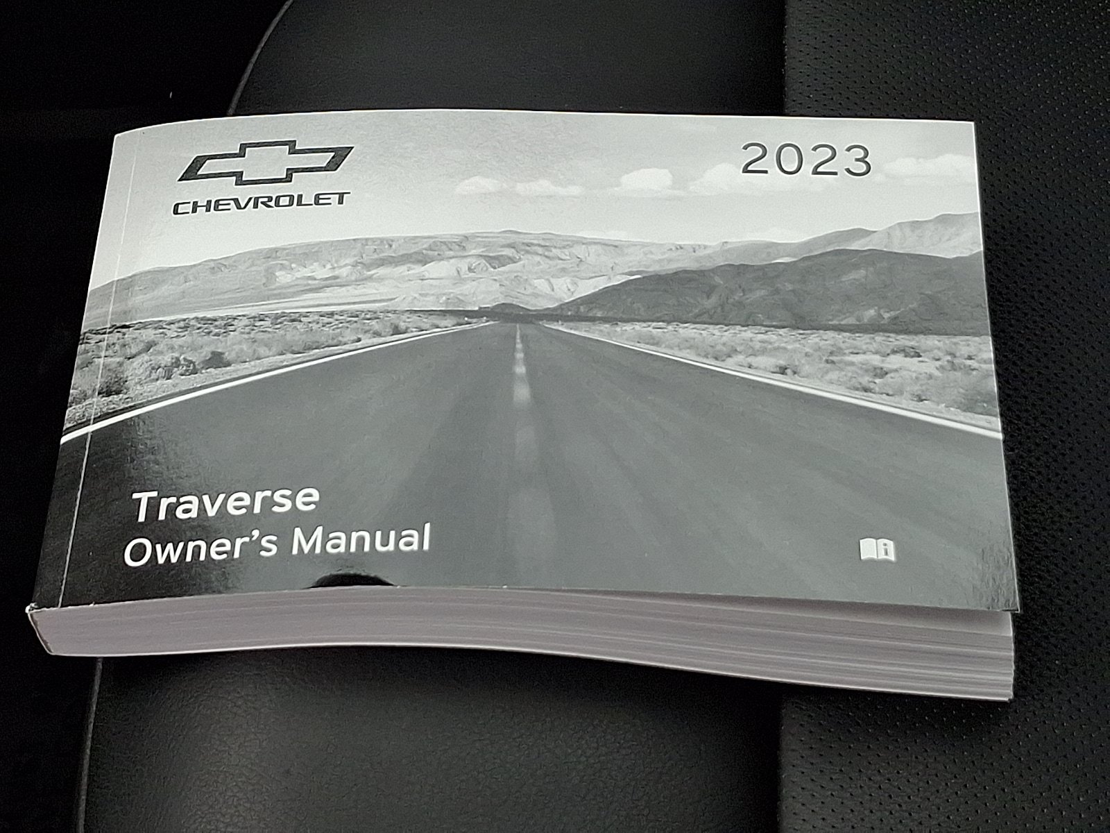 Used 2023 Chevrolet Traverse RS AWD/4WD image 30