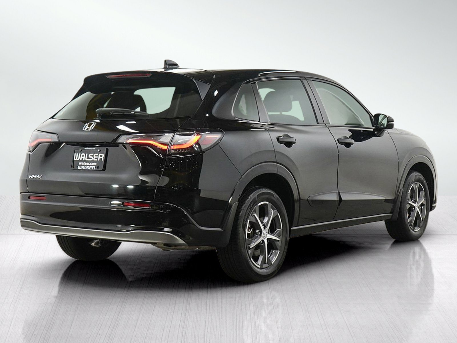 Used 2023 Honda HR-V EX-L image 5