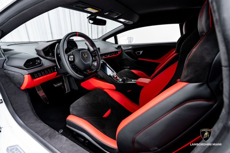 Used 2024 Lamborghini Huracan Tecnica image 32