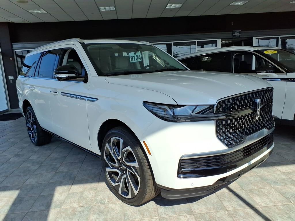 New 2026 Lincoln Navigator Reserve AWD/4WD image 1