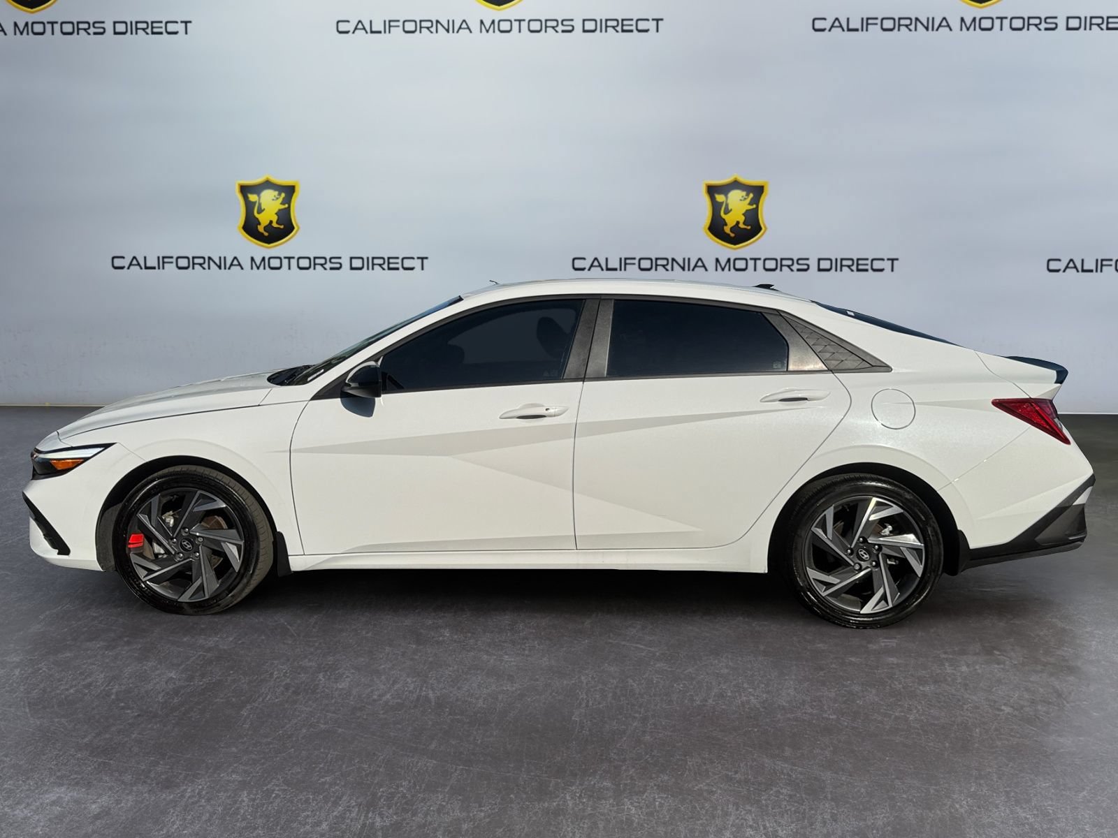 Used 2025 Hyundai Elantra SEL FWD image 2