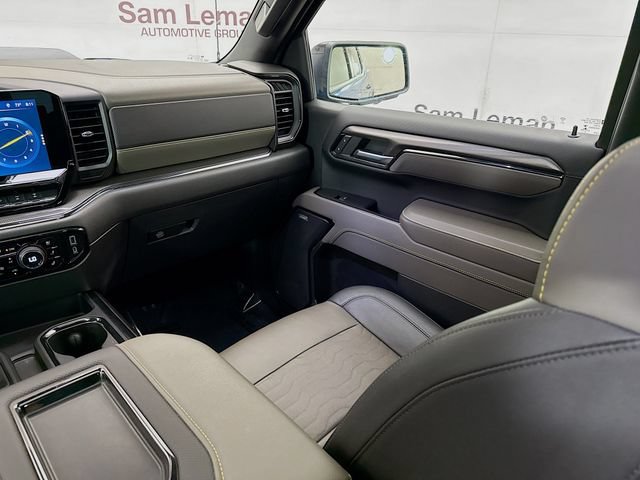 Used 2022 Chevrolet Silverado 1500 ZR2 w/ Technology Package AWD/4WD image 26