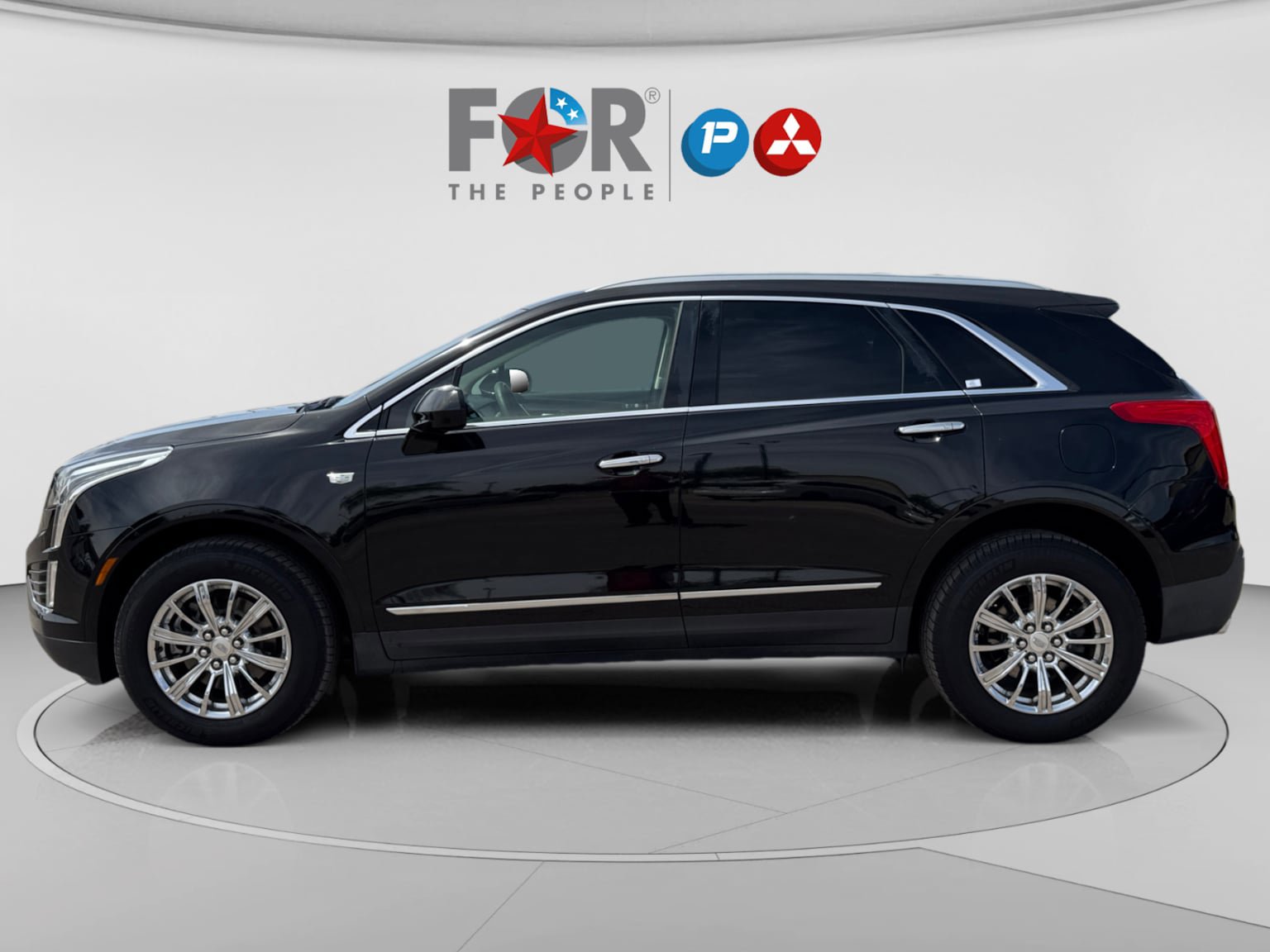Used 2019 Cadillac XT5 Luxury FWD image 2