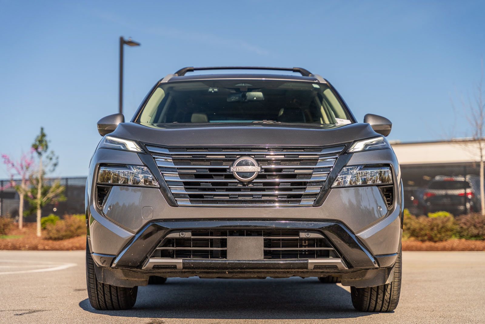 Used 2025 Nissan Rogue Platinum w/ Platinum Premium Package image 2