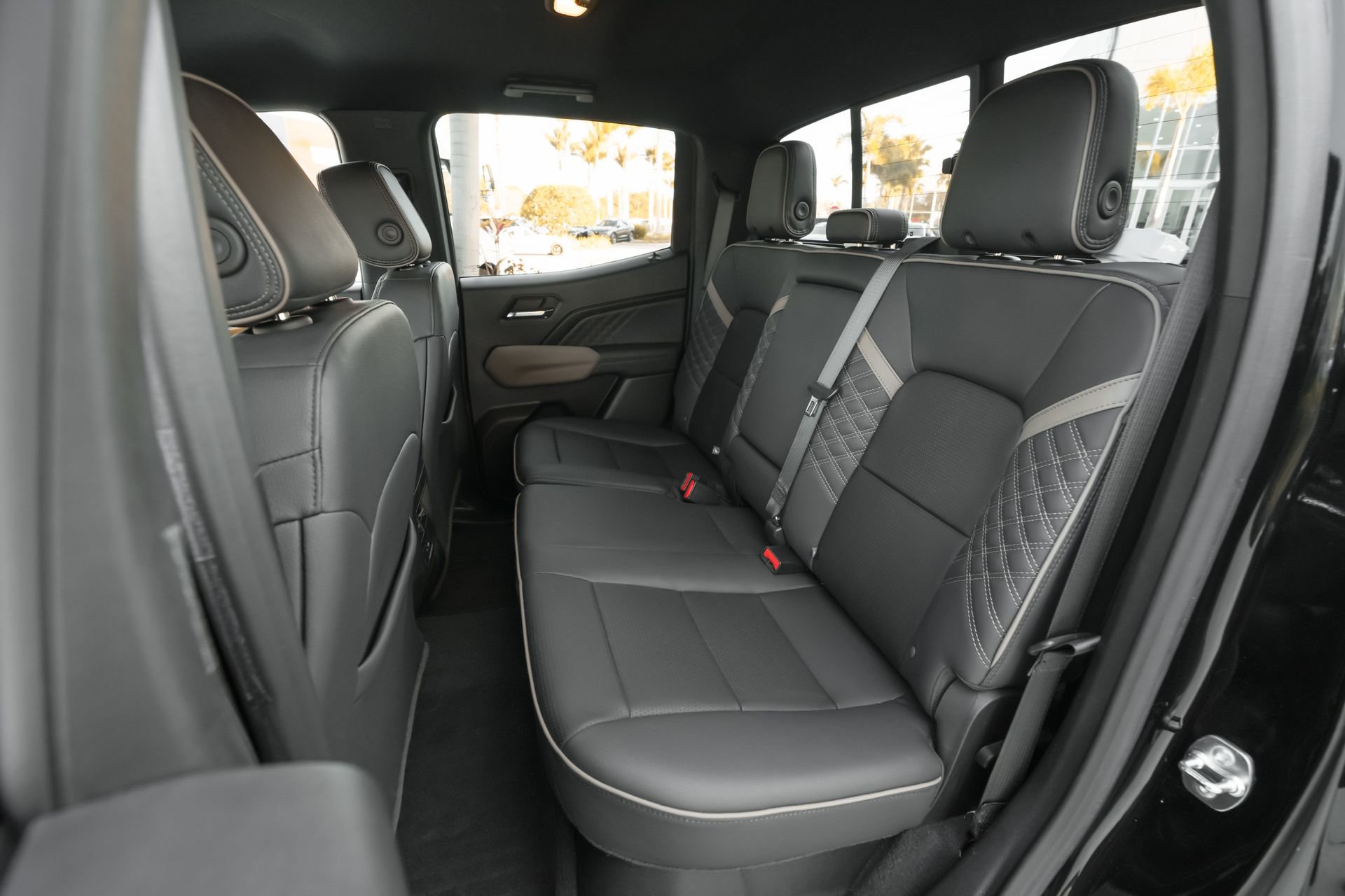 Used 2024 GMC Canyon Denali w/ LPO, Denali Black Edition image 34