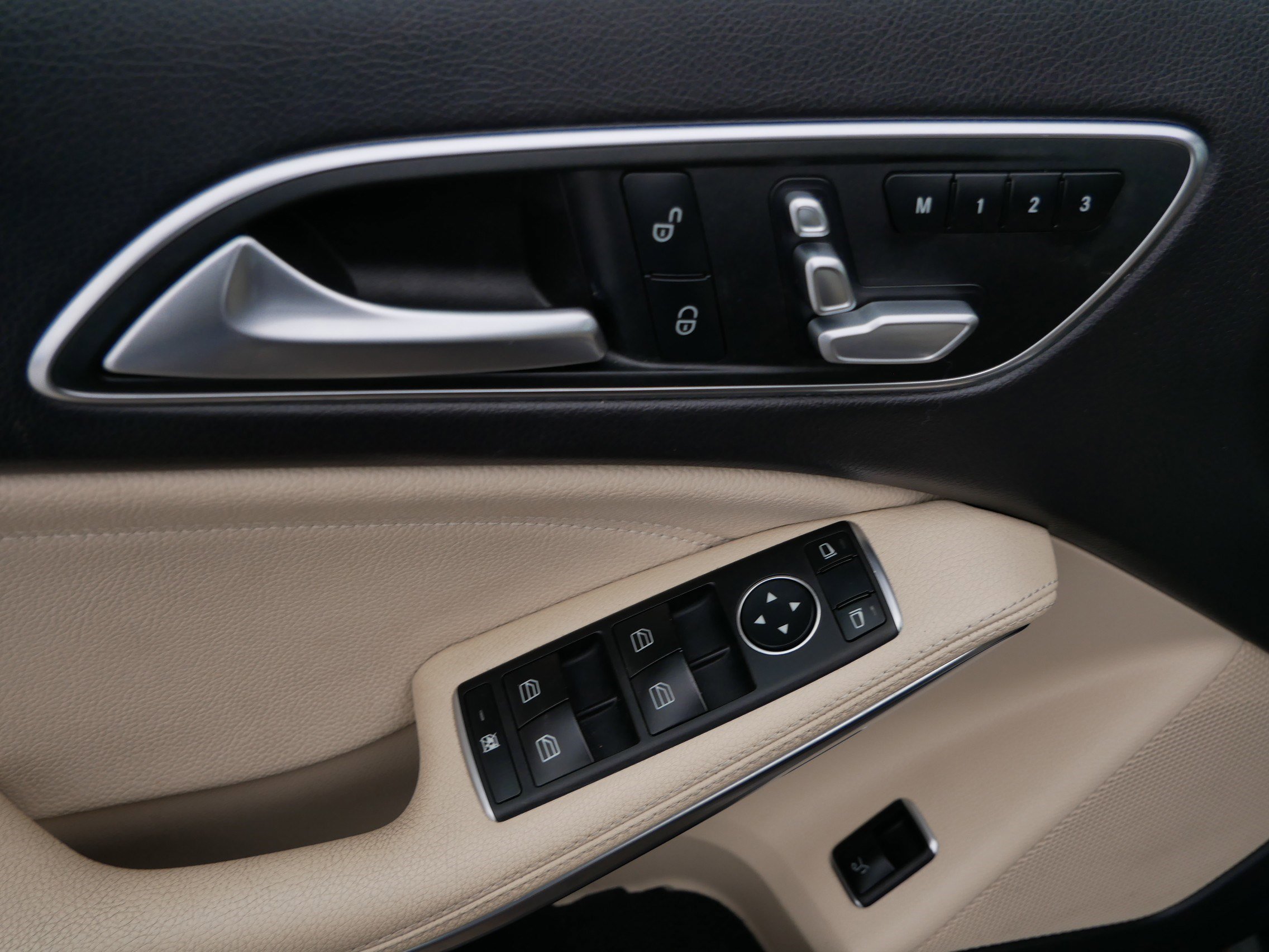 Used 2019 Mercedes-Benz GLA 250 4MATIC image 19