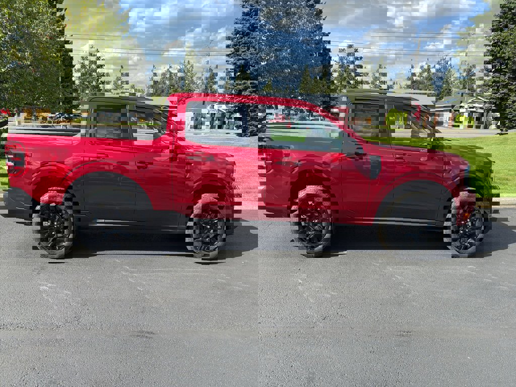 New 2025 Ford Maverick Lariat w/ Black Appearance Package image 4