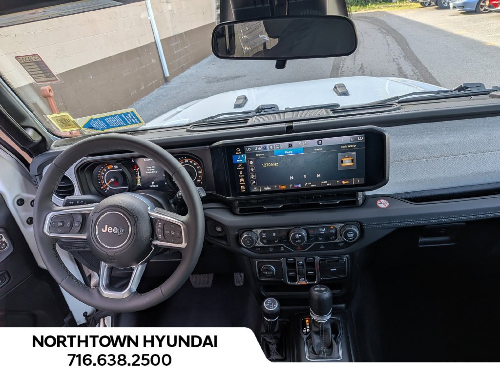 Used 2026 Jeep Wrangler Unlimited Sahara AWD/4WD image 6