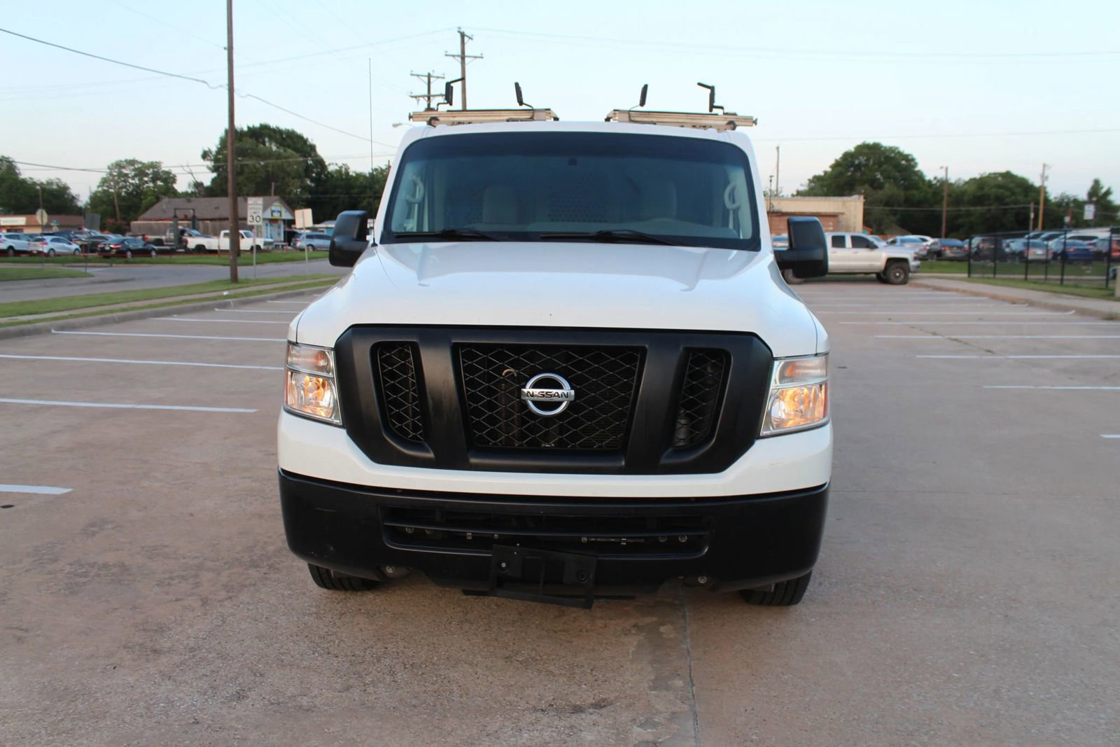 Used 2021 Nissan NV 2500 SV image 2