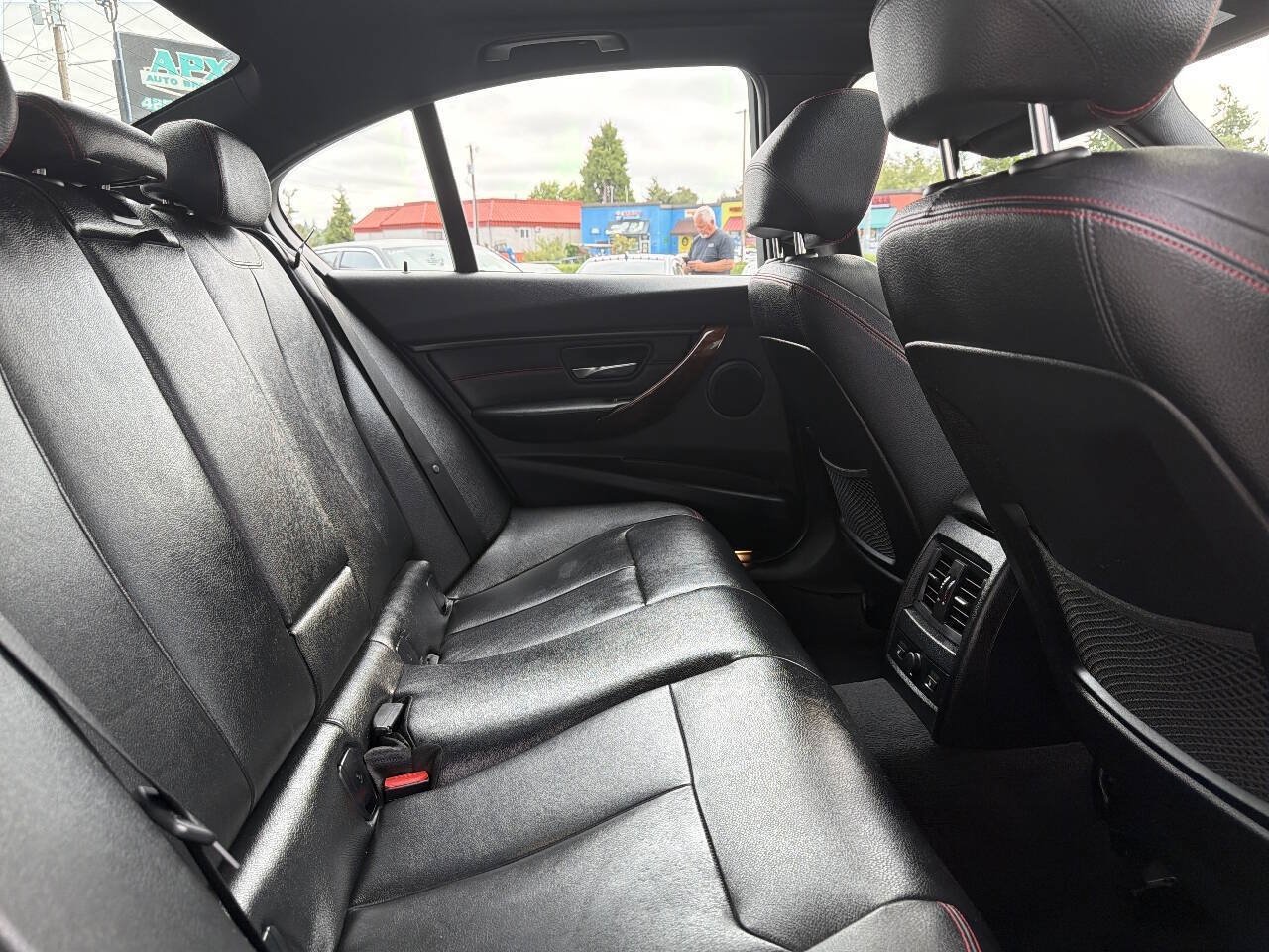 Used 2015 BMW 328d xDrive Sedan AWD/4WD image 17
