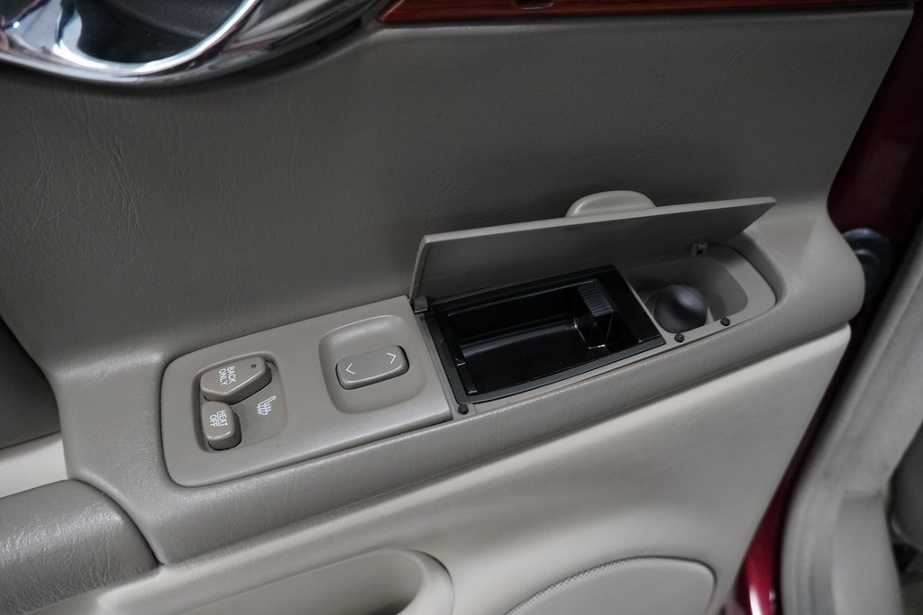 Used 2000 Cadillac De Ville w/ Comfort/Convenience Pkg image 28