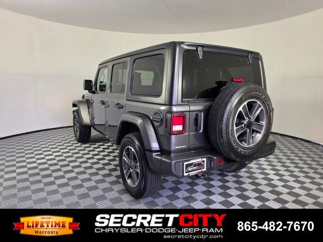 Used 2023 Jeep Wrangler Unlimited Sahara AWD/4WD image 5