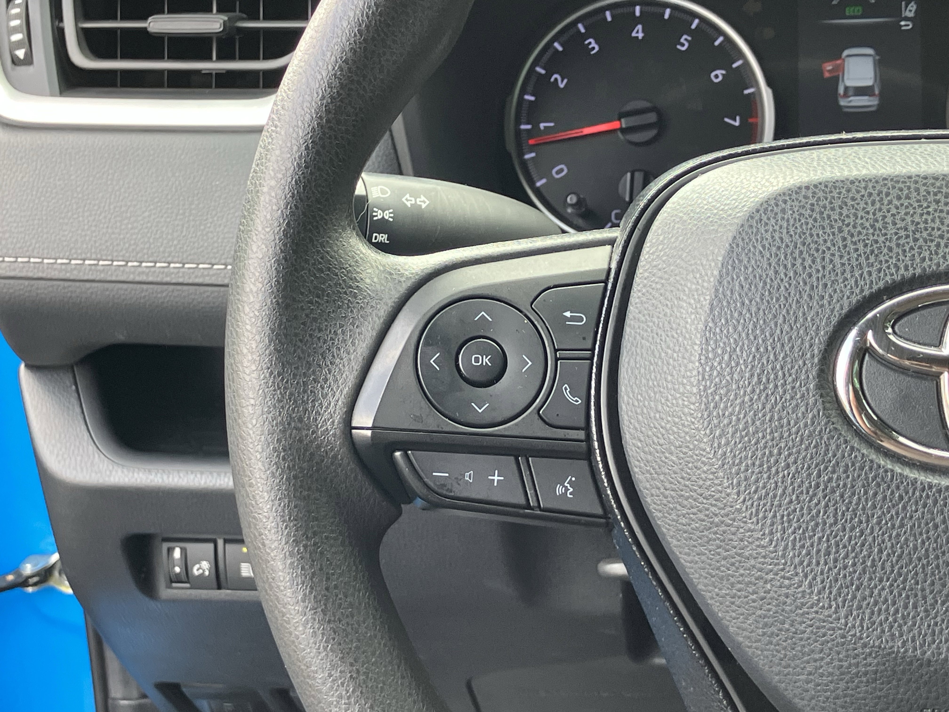 Used 2021 Toyota RAV4 LE image 21