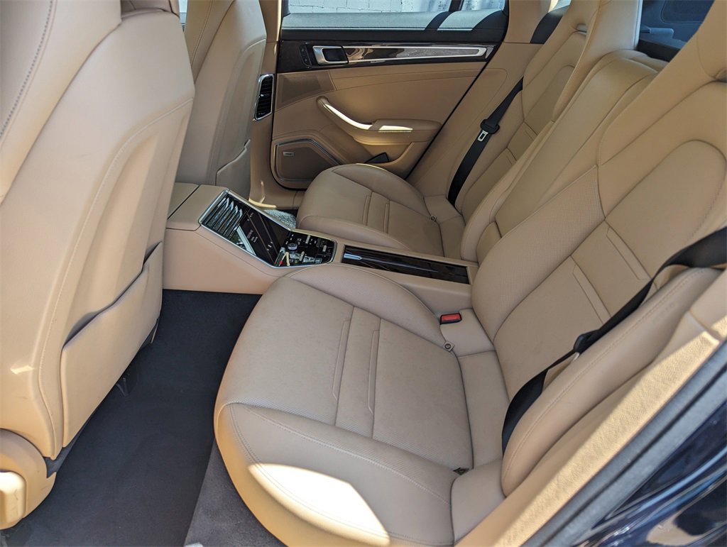 Used 2021 Porsche Panamera image 9