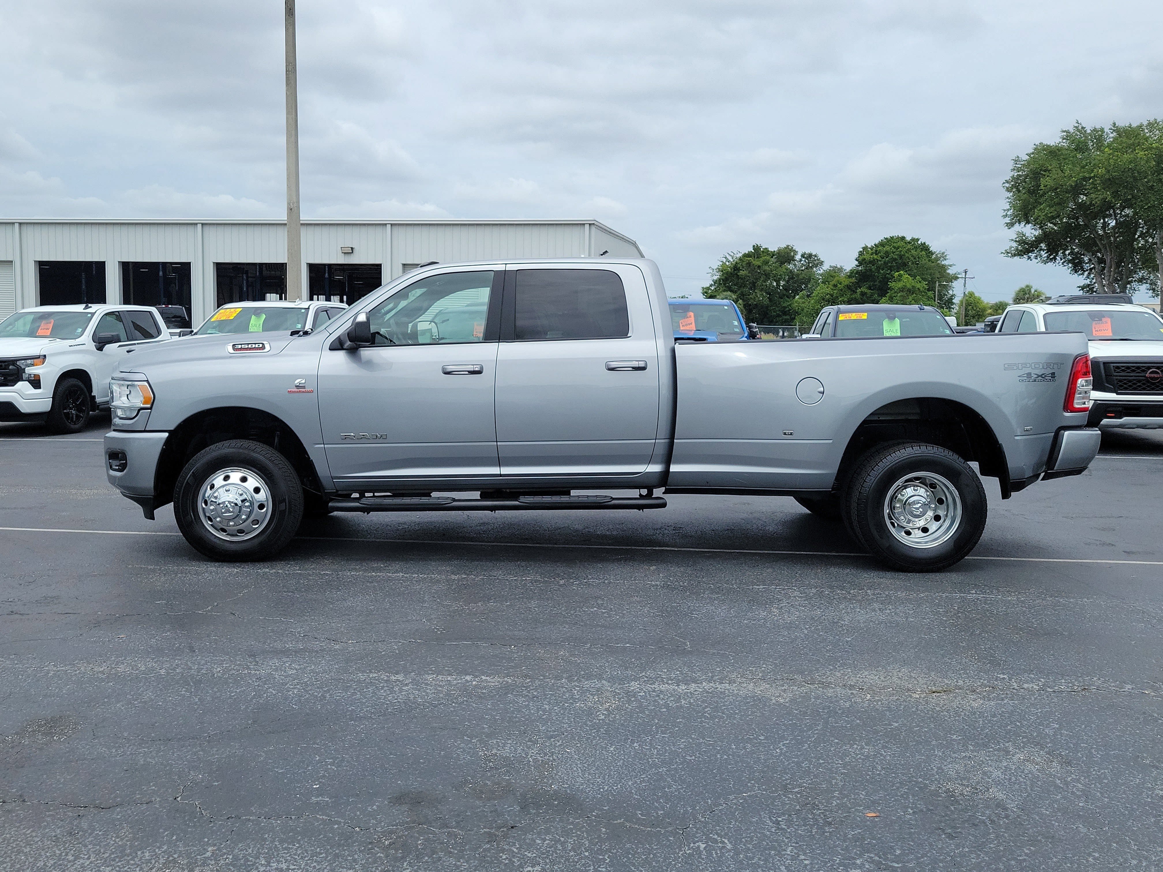 Used 2022 RAM 3500 Big Horn w/ Level 1 Equipment Group AWD/4WD image 6