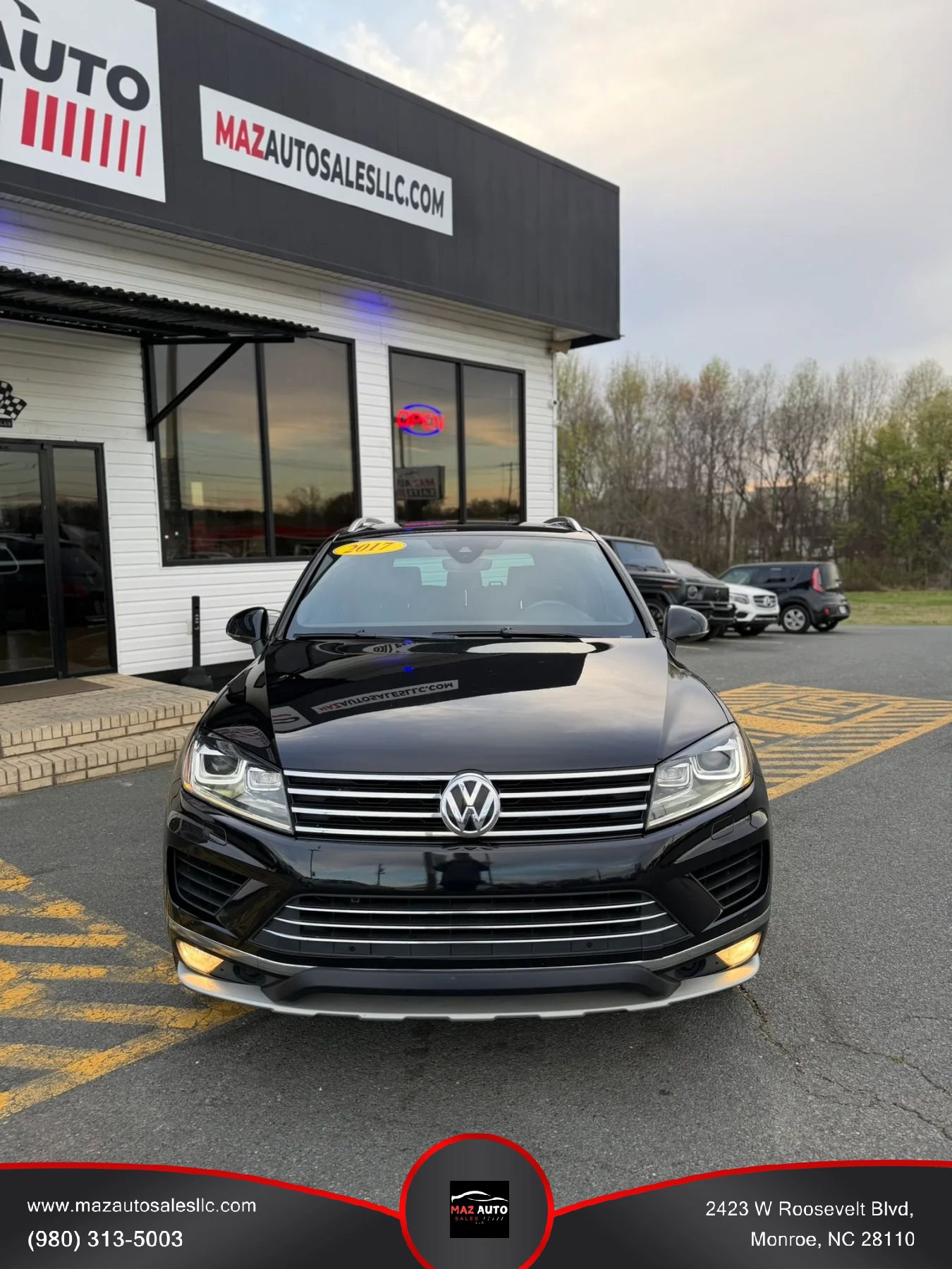 Used 2017 Volkswagen Touareg Wolfsburg Edition AWD/4WD image 2
