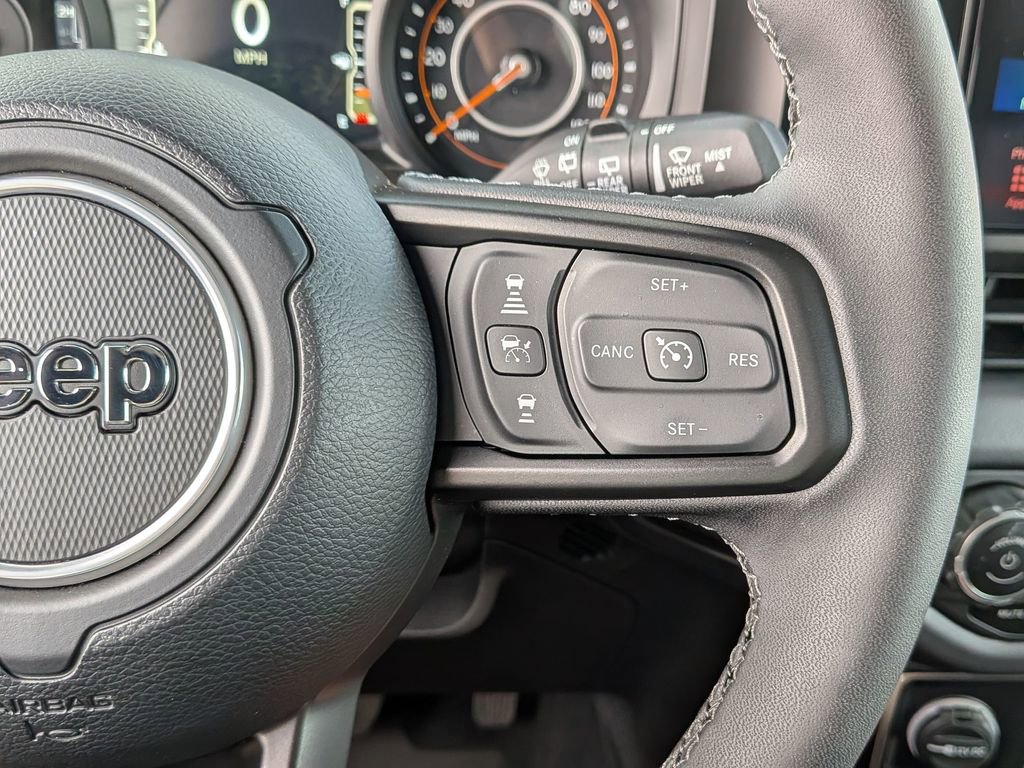 Used 2025 Jeep Wrangler Unlimited Rubicon image 30