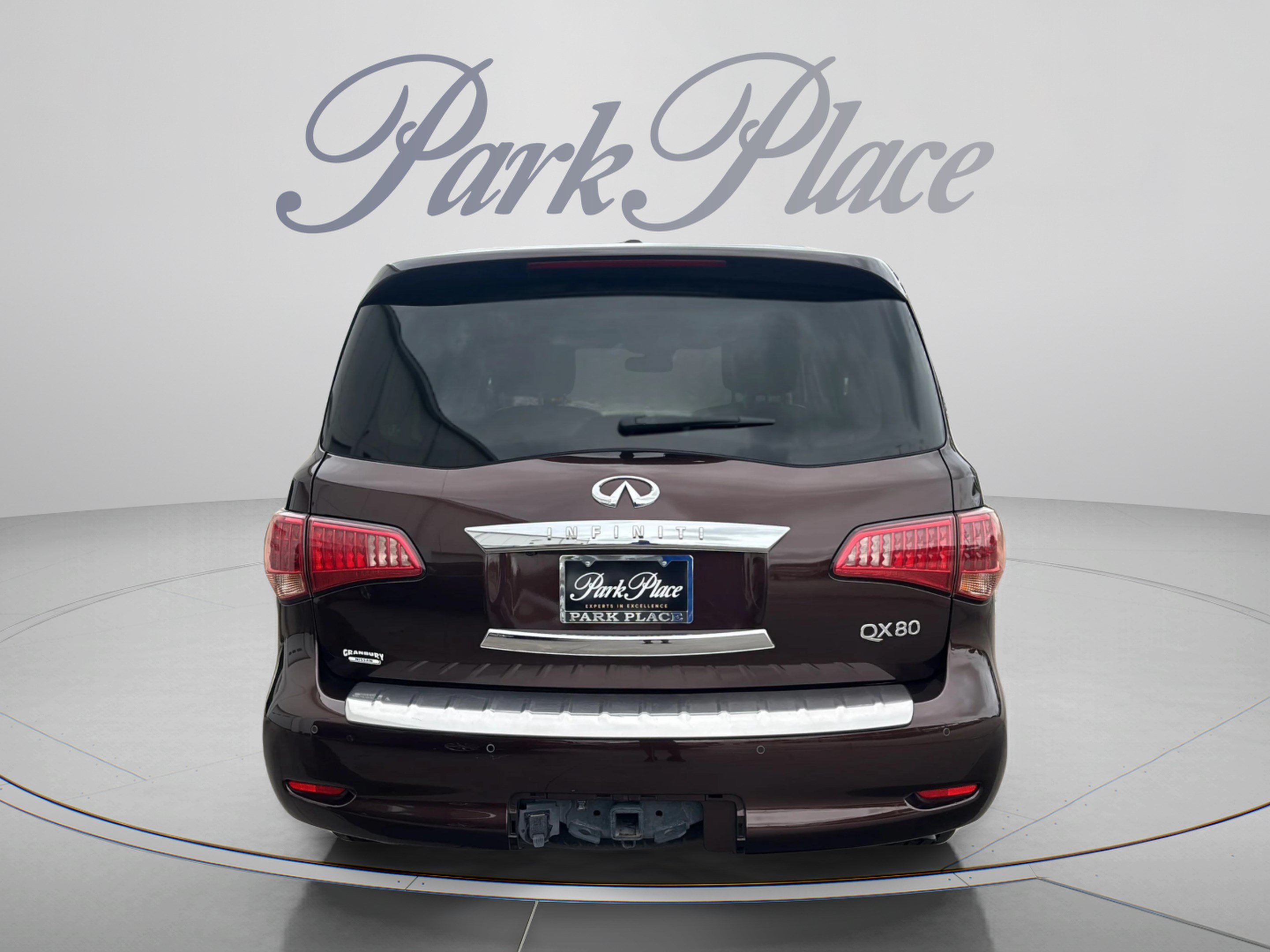 Used 2017 INFINITI QX80 2WD w/ Deluxe Technology Package image 4