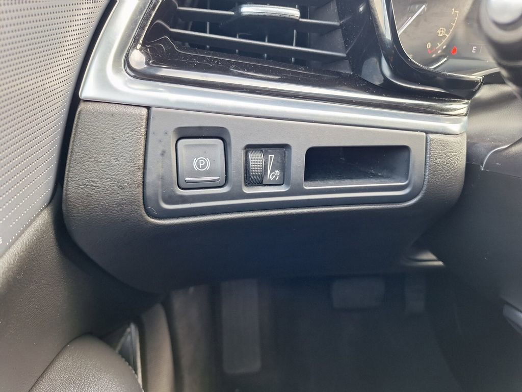 Used 2023 Cadillac XT6 Premium Luxury image 23