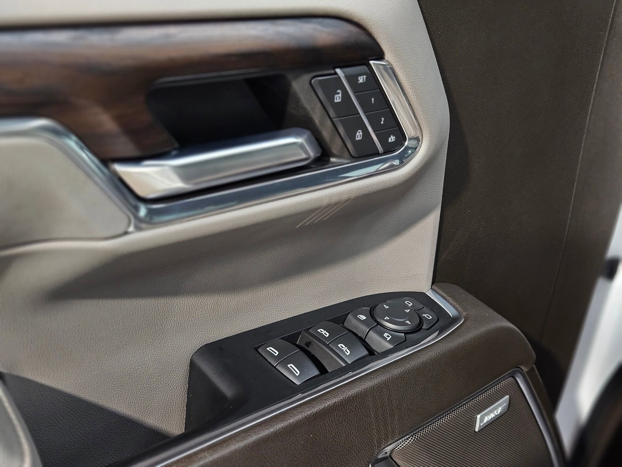 Used 2023 GMC Sierra 1500 SLT w/ SLT Premium Plus Package image 21