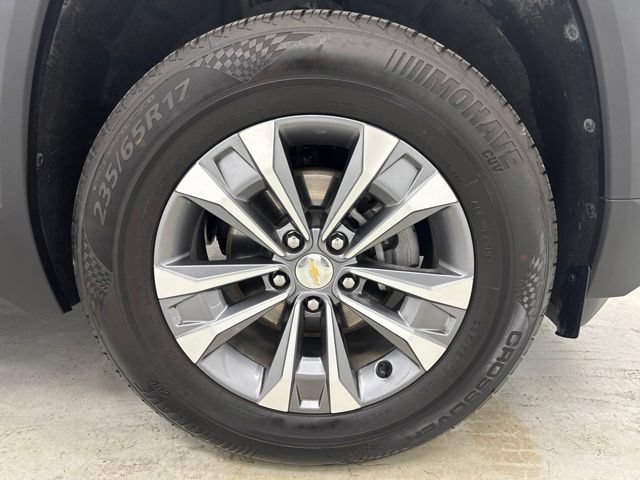 Used 2025 Chevrolet Equinox LT w/ Convenience Package II FWD image 32
