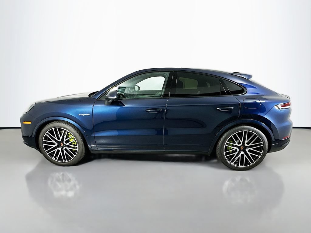 Used 2025 Porsche Cayenne S AWD/4WD image 2