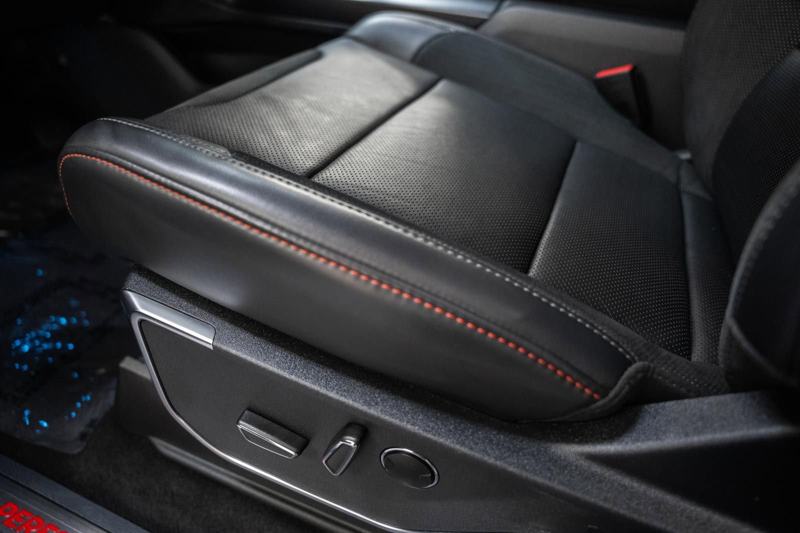 Used 2025 Ford F150 Raptor image 46